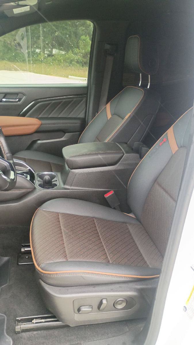 Used 2026 GMC Canyon AT4 w/ AT4 Premium Package AWD/4WD image 10