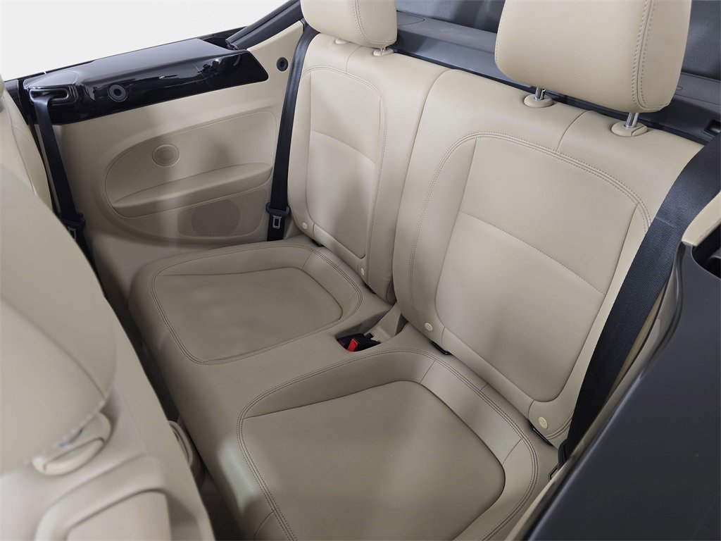 Used 2014 Volkswagen Beetle 2.5 image 16