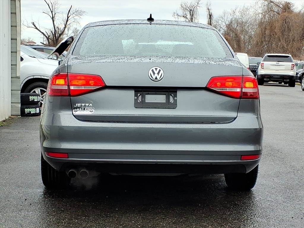 Used 2015 Volkswagen Jetta S image 4