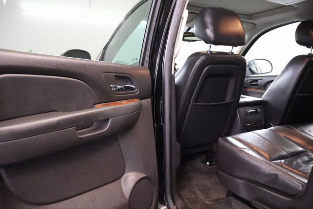 Used 2012 Chevrolet Suburban LT image 24