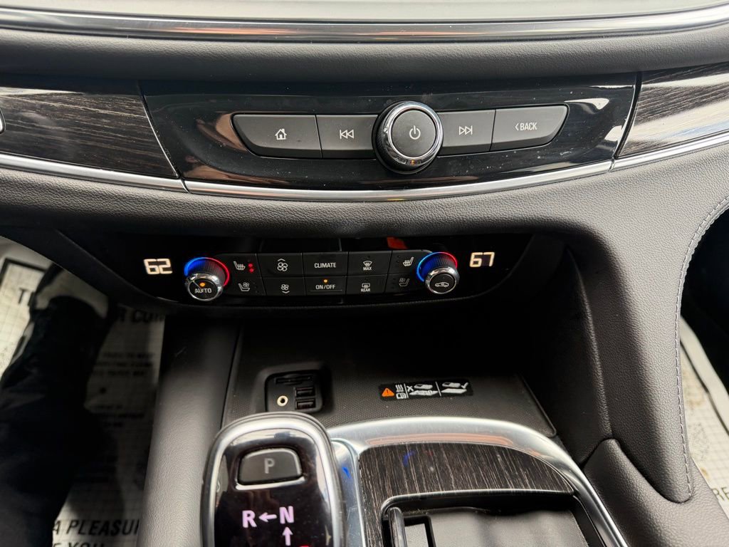 Used 2021 Buick Enclave Avenir w/ Avenir Technology Package image 18