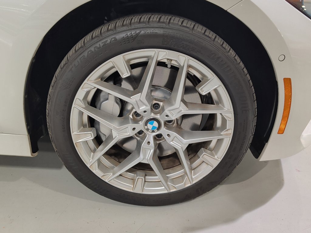 Certified 2025 BMW 330i xDrive Sedan w/ Premium Package AWD/4WD image 7