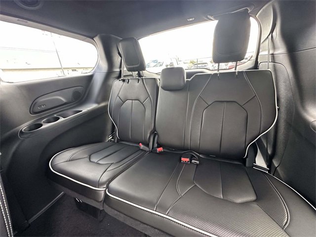 New 2026 Chrysler Pacifica Limited image 34