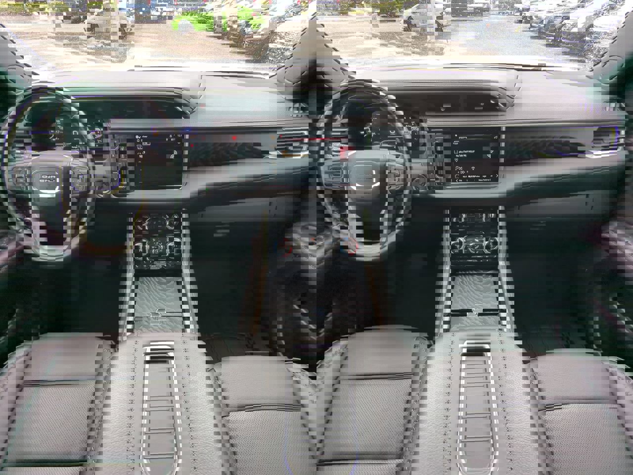 Used 2024 GMC Yukon Denali w/ Denali Reserve Package image 15