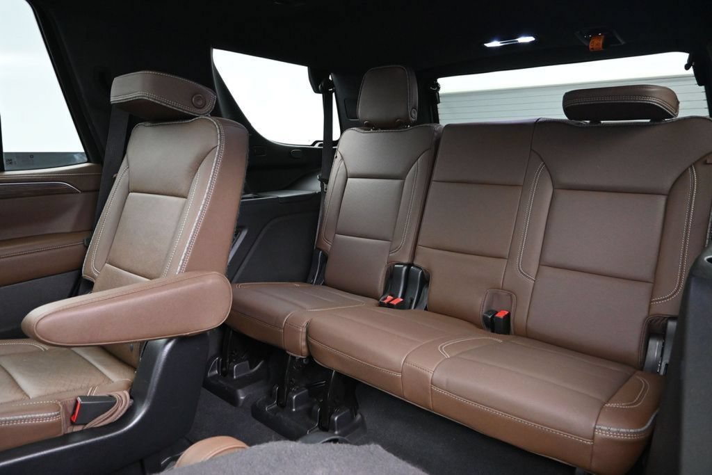 Used 2022 Chevrolet Tahoe High Country w/ Premium Package 2 AWD/4WD image 22