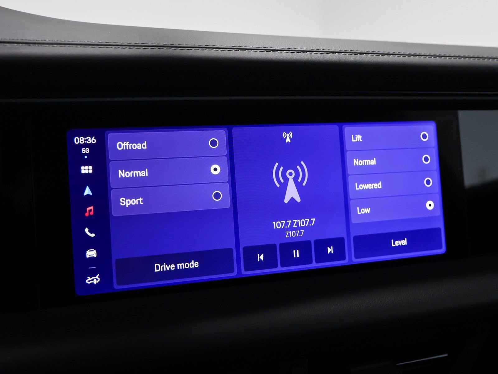 New 2025 Porsche Macan 4S Electric image 43