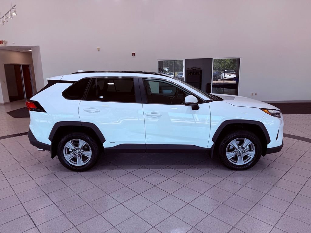 Used 2025 Toyota RAV4 XLE w/ Convenience Package AWD/4WD image 14