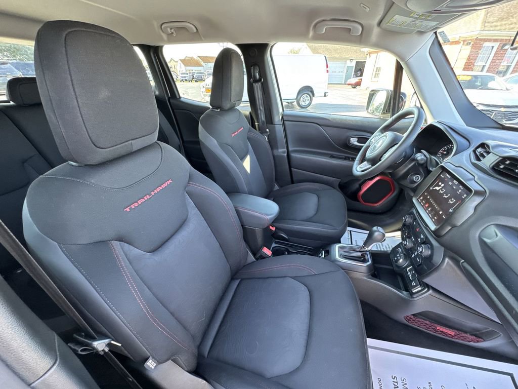Used 2023 Jeep Renegade Trailhawk image 24