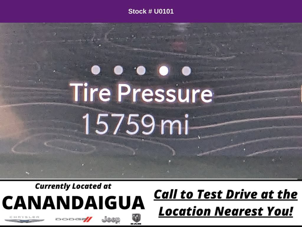 Used 2023 Jeep Grand Cherokee Laredo AWD/4WD image 18