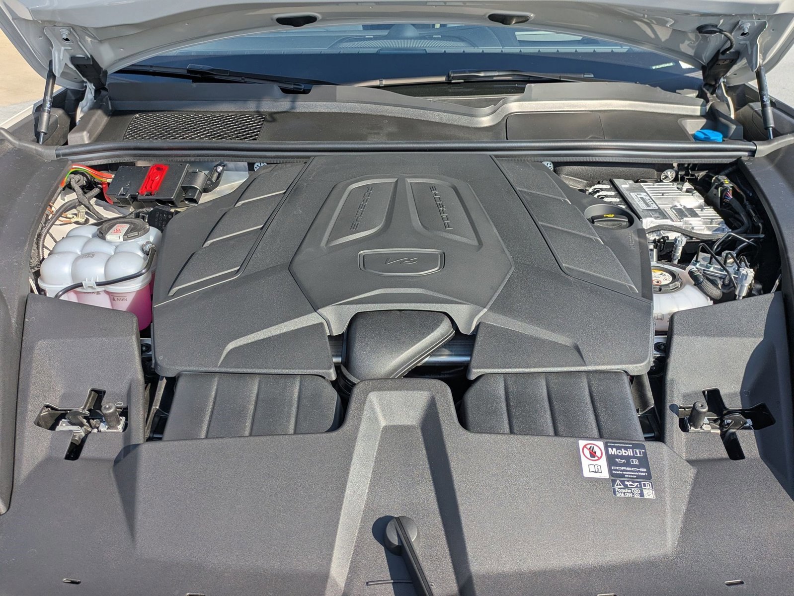 New 2026 Porsche Cayenne E-Hybrid image 23