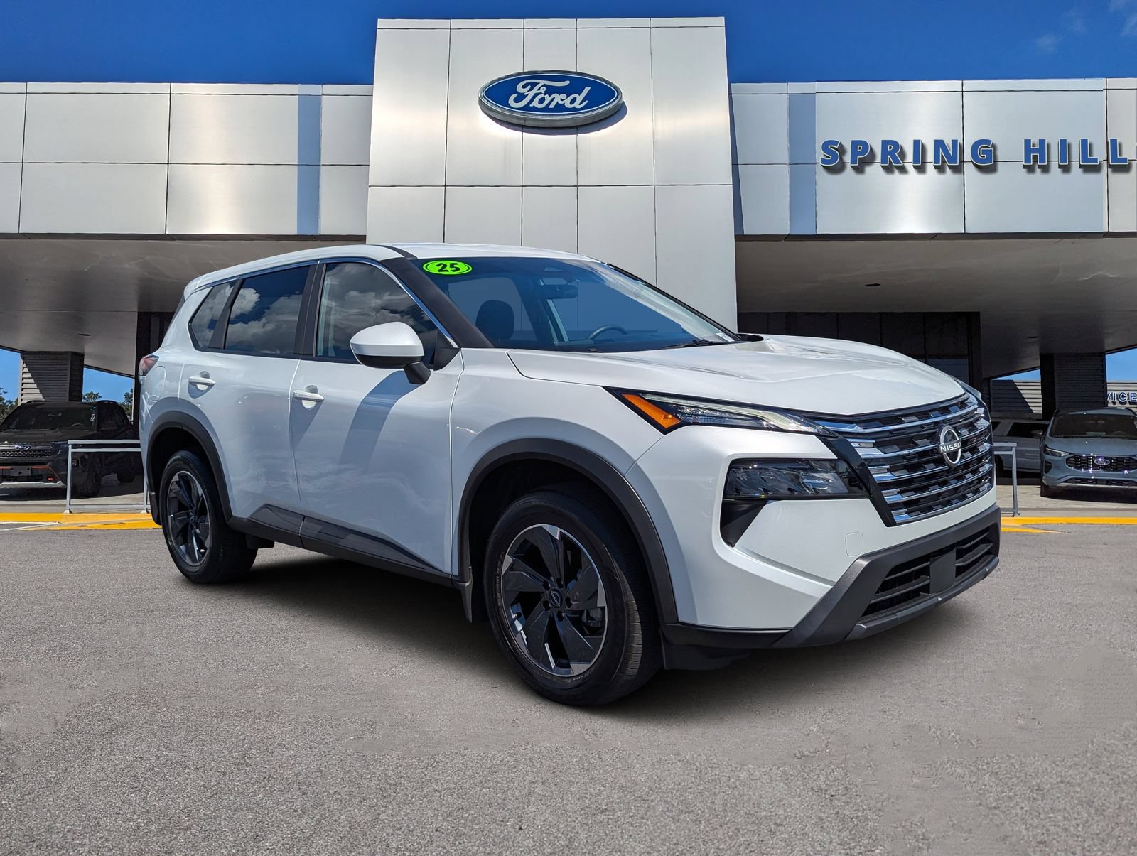 Used 2025 Nissan Rogue SV FWD image 1
