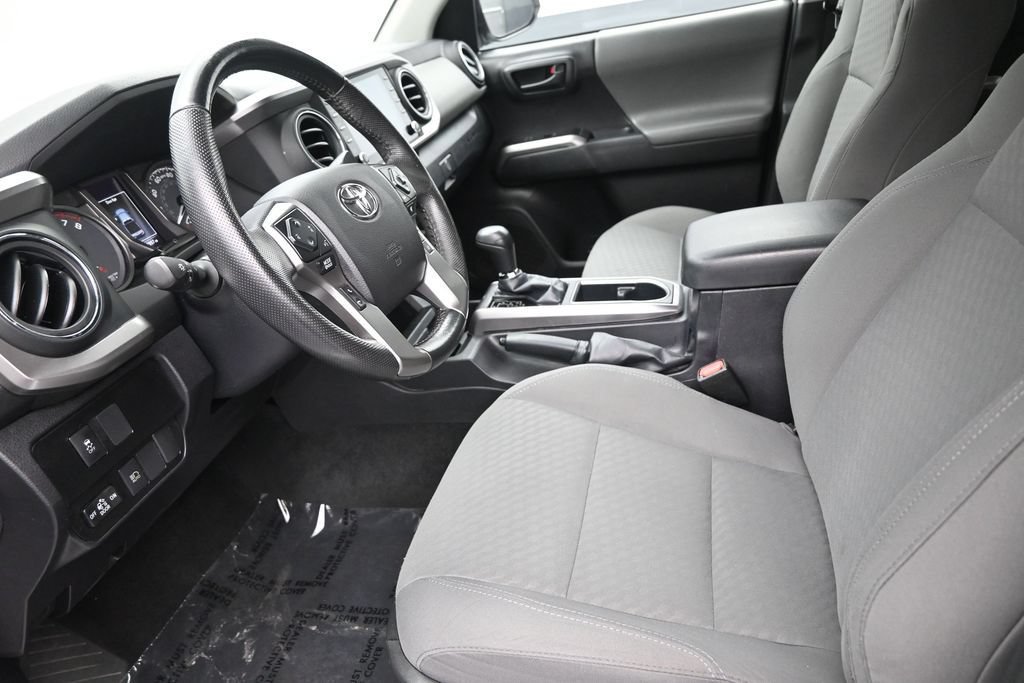 Used 2022 Toyota Tacoma SR5 RWD image 12