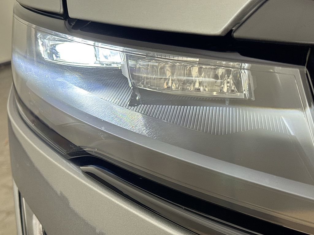 Used 2023 Cadillac Escalade Sport Platinum w/ LPO, ONYX Package image 42