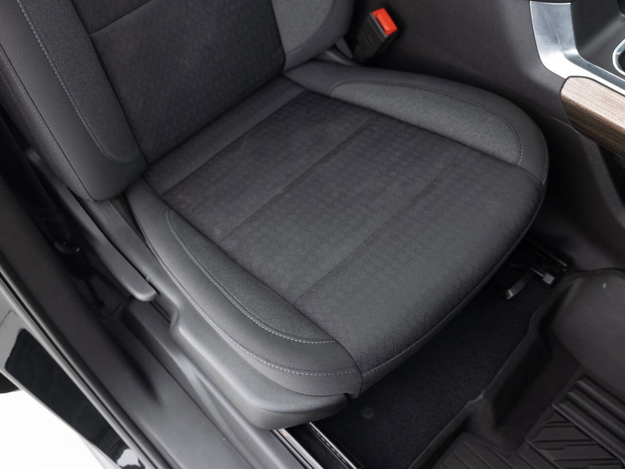 Used 2022 Chevrolet Silverado 1500 LT Trail Boss image 29