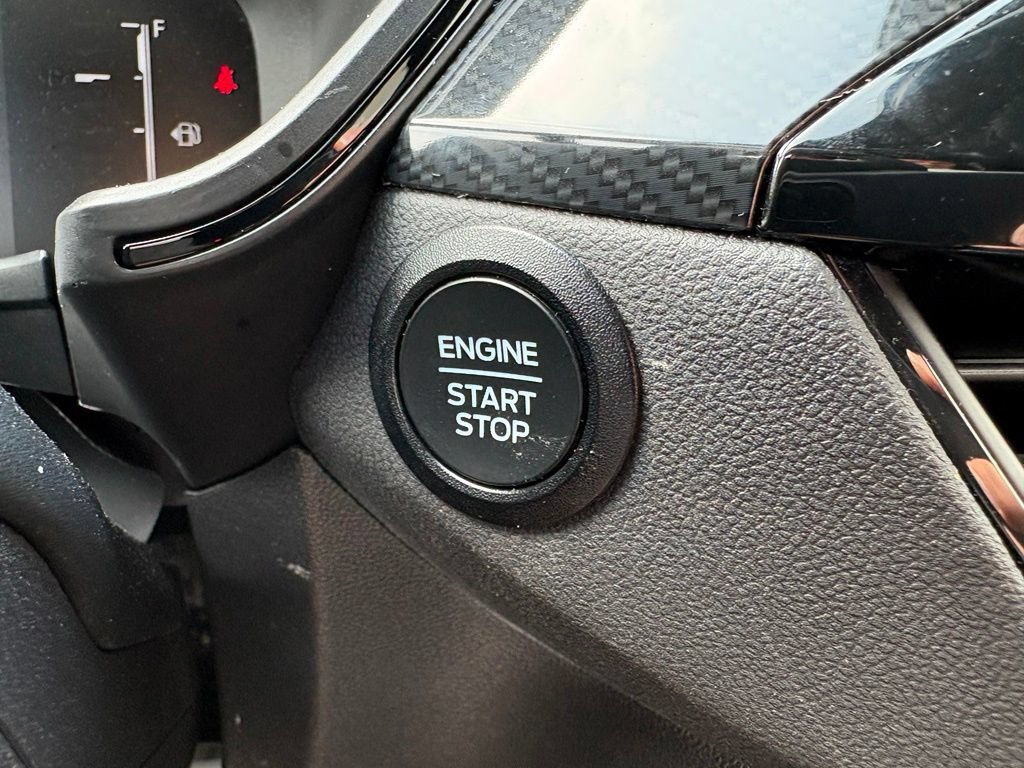 Used 2025 Ford Escape ST-Line Select AWD/4WD image 28
