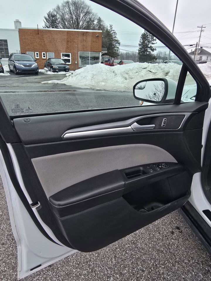 Used 2015 Ford Fusion S image 3