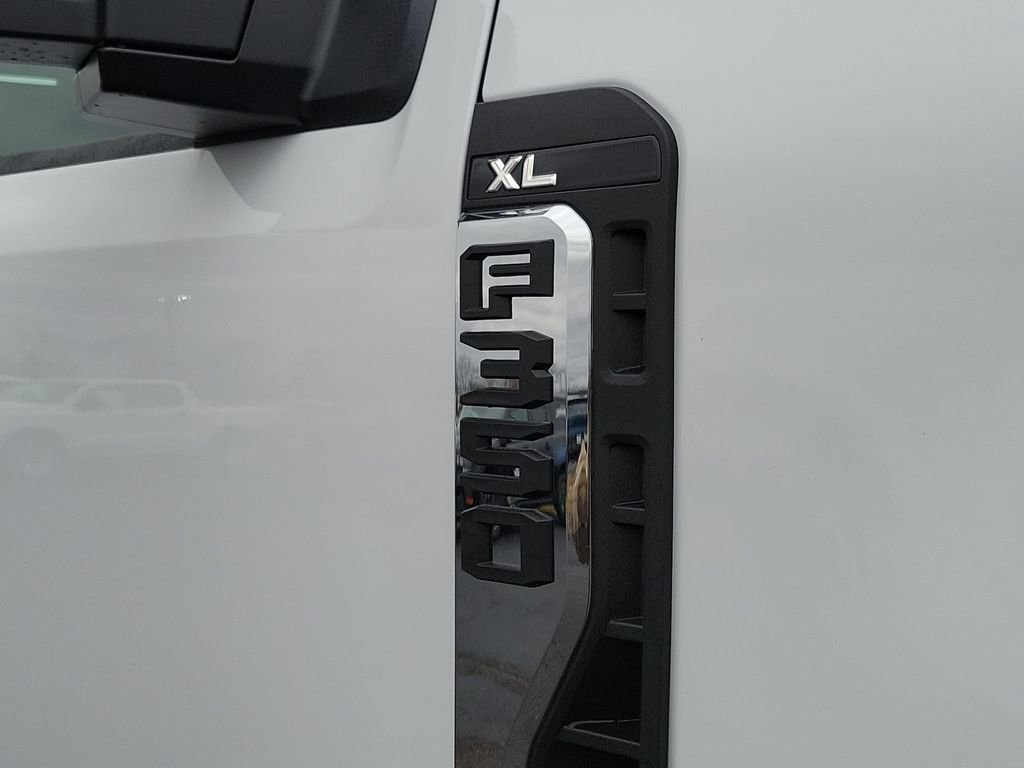New 2026 Ford F350 XL w/ FX4 Off-Road Package image 12