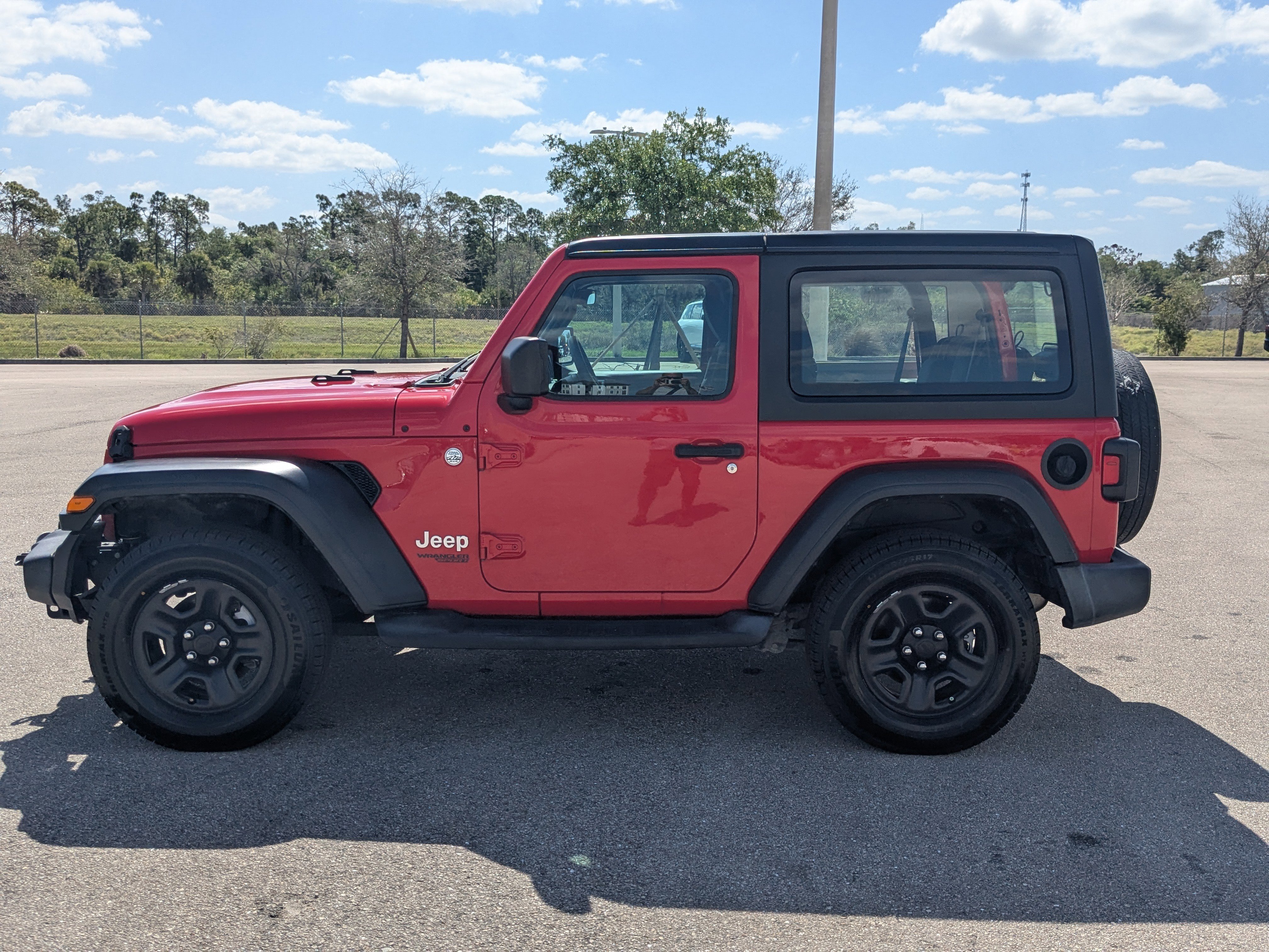 Used 2019 Jeep Wrangler Sport image 8