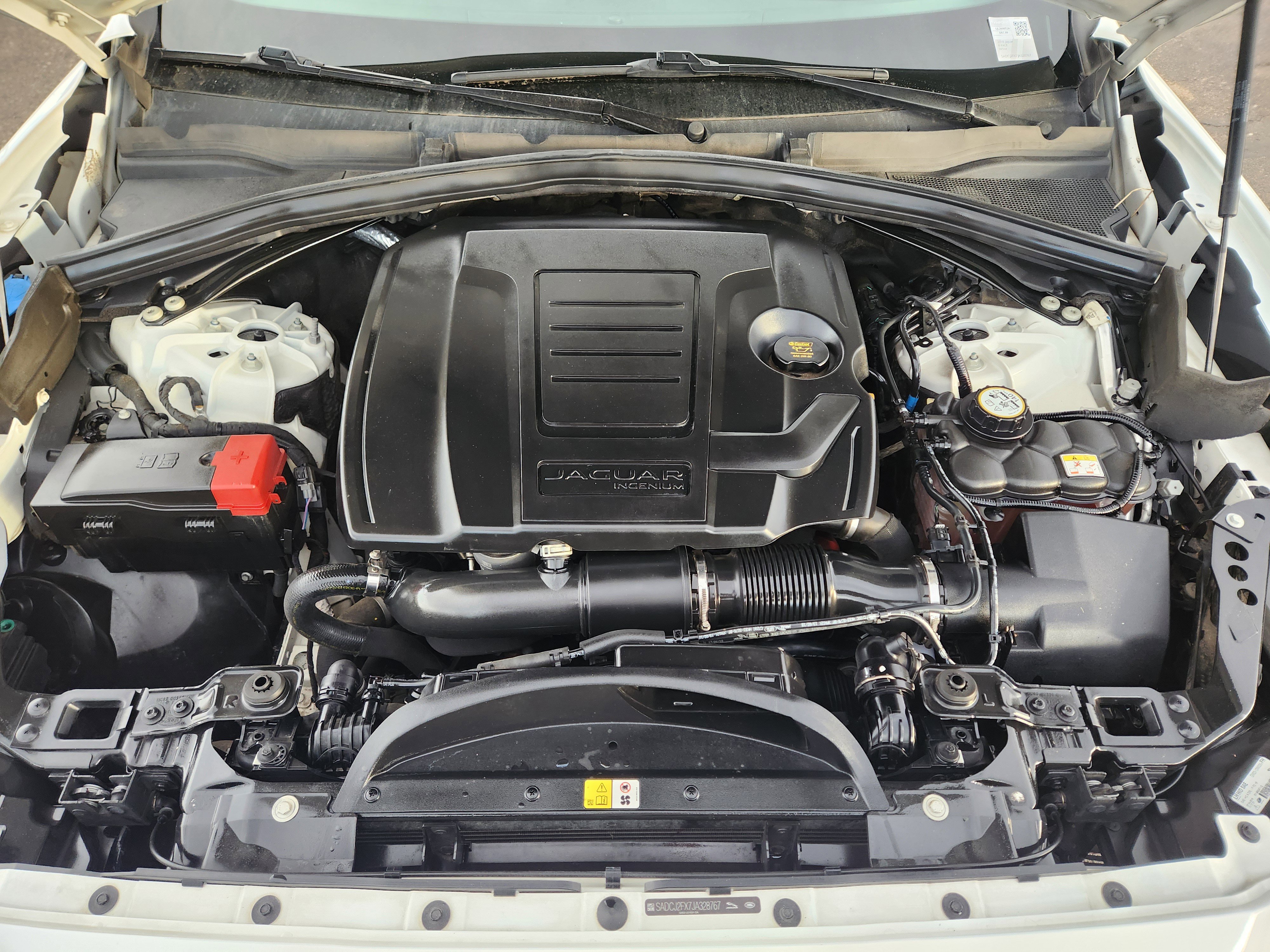 Used 2018 Jaguar F-PACE Premium image 28