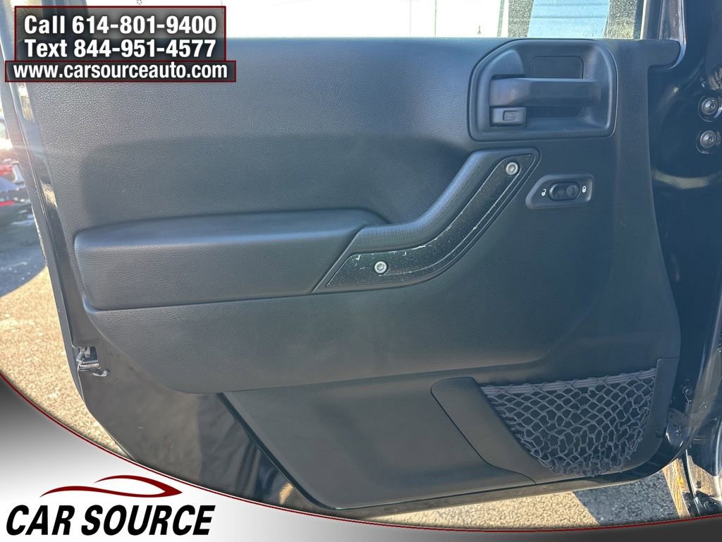 Used 2018 Jeep Wrangler Sahara w/ Connectivity Group image 18