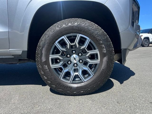 Used 2023 Chevrolet Colorado Z71 w/ Z71 Convenience Package 2 AWD/4WD image 4