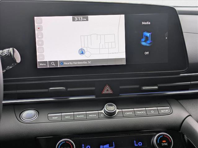 New 2025 Hyundai Elantra Limited image 12