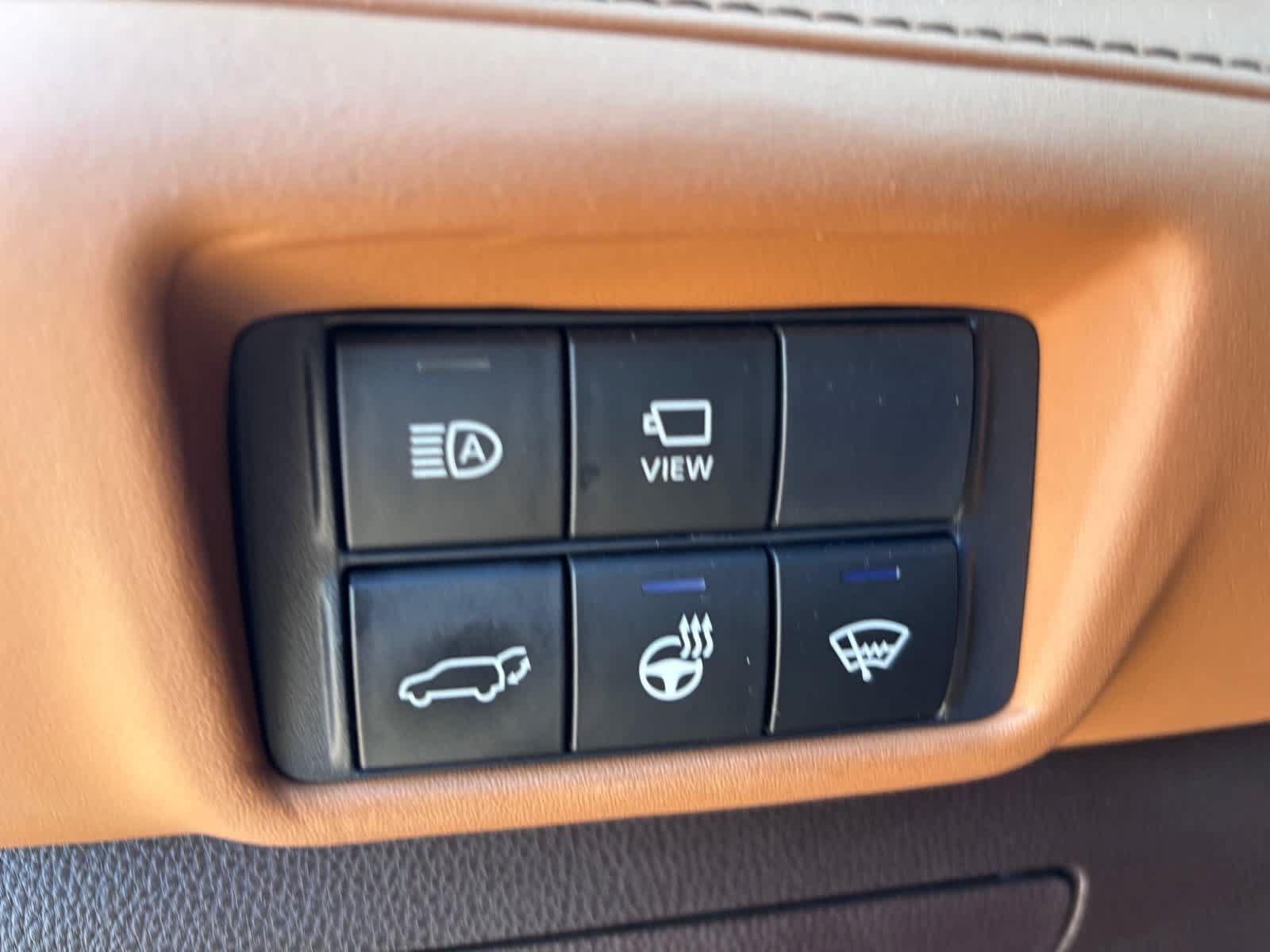Used 2021 Toyota Highlander Platinum AWD/4WD image 12