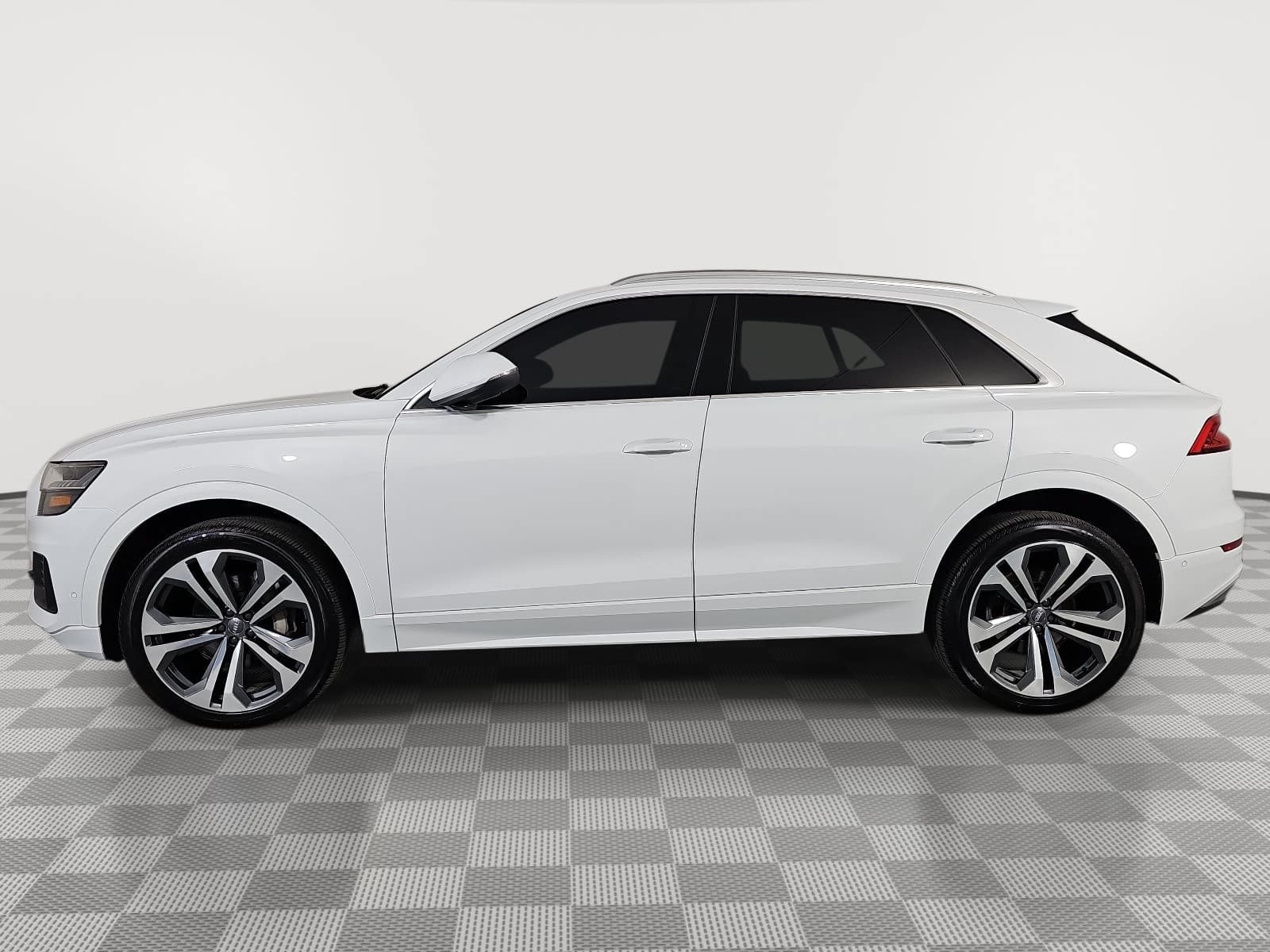 Used 2019 Audi Q8 Premium Plus AWD/4WD image 5