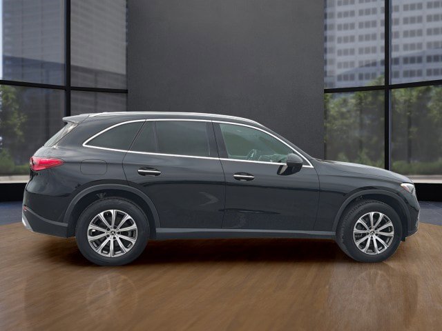 Used 2024 Mercedes-Benz GLC 300 image 17