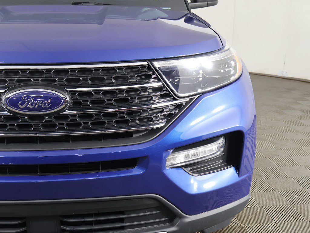 Used 2023 Ford Explorer XLT w/ Equipment Group 202A AWD/4WD image 13
