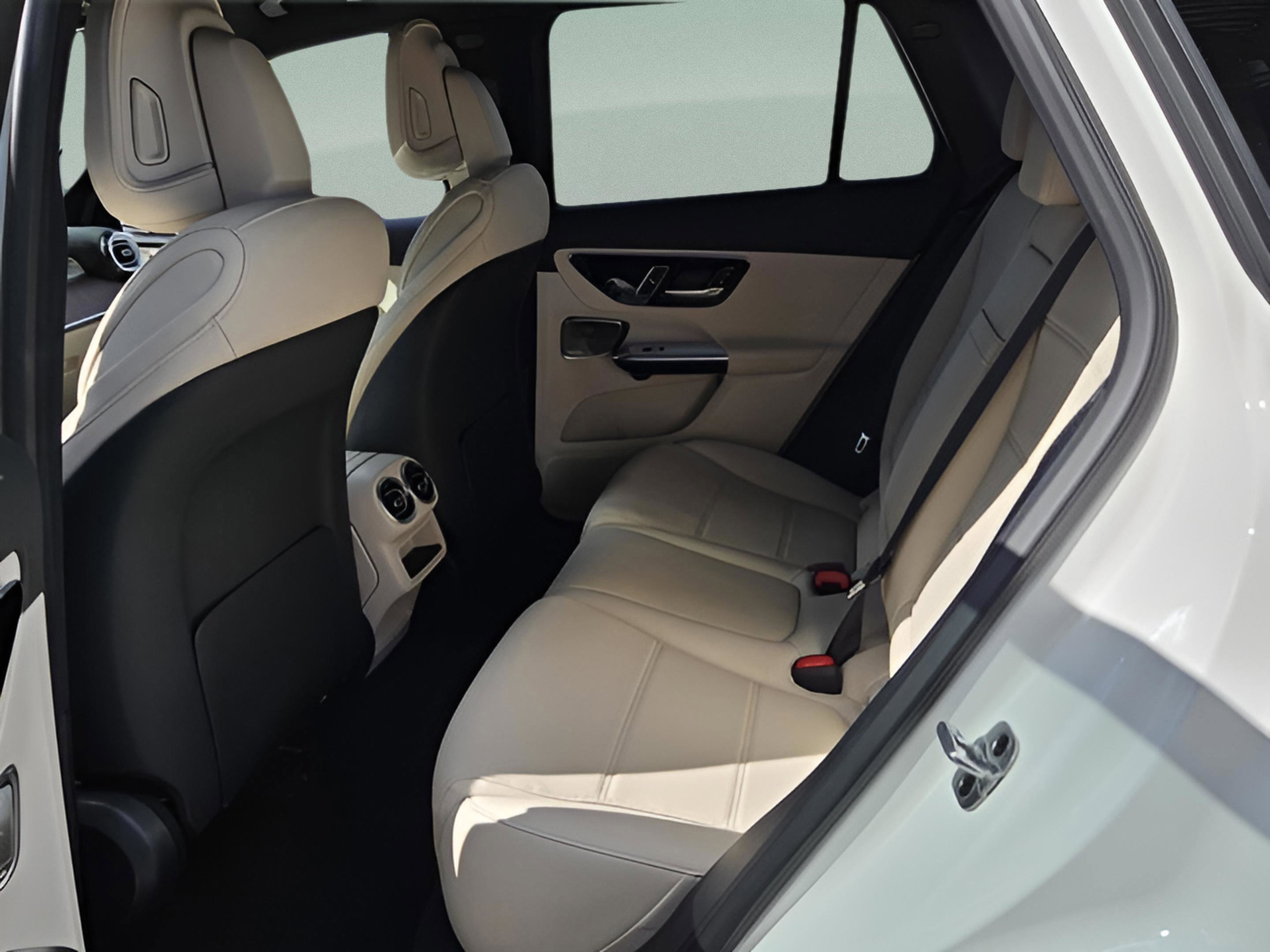 New 2026 Mercedes-Benz GLC 300 image 11