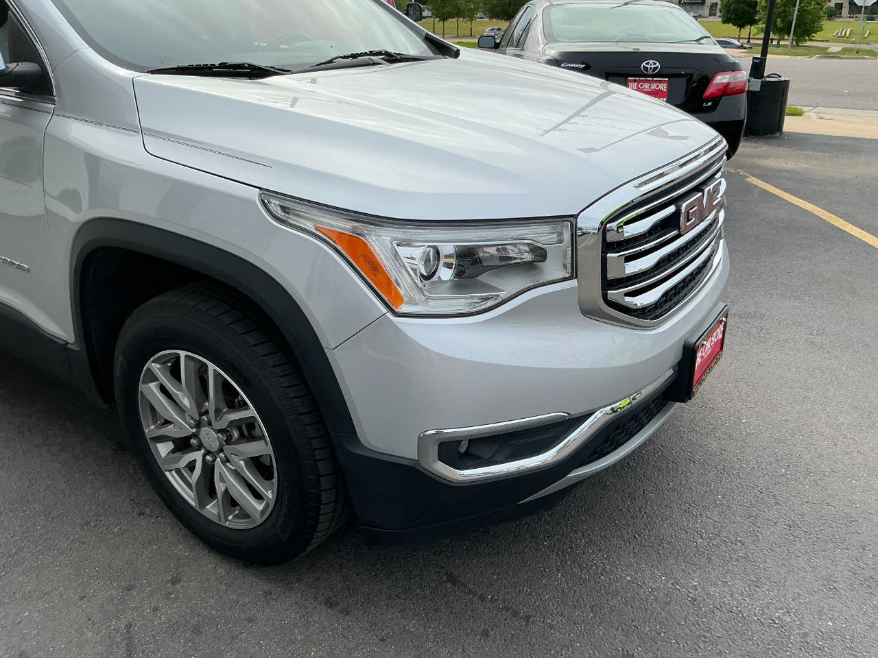Used 2019 GMC Acadia SLE w/ LPO, Floor Liner Package FWD image 25