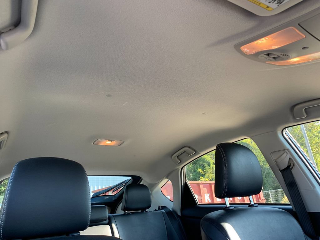 Used 2015 Toyota Prius Persona Series FWD image 18