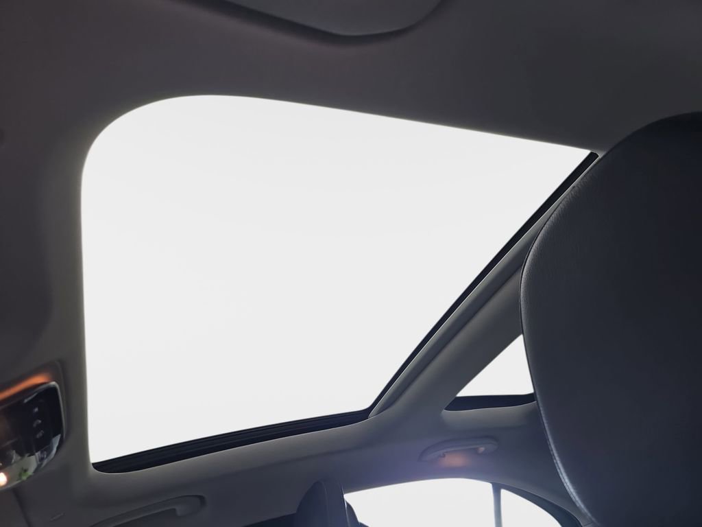 Used 2022 Mercedes-Benz C 300 Sedan image 28