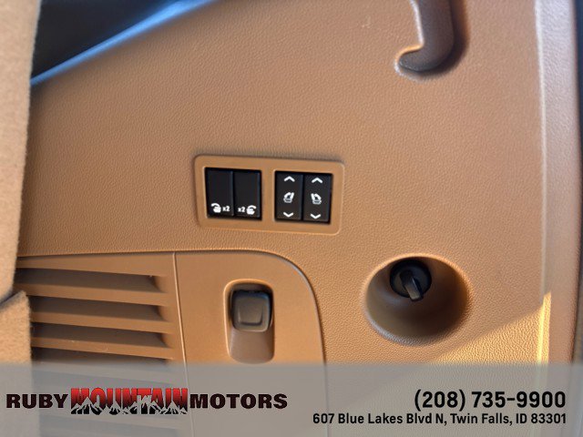 Used 2017 Cadillac Escalade Platinum AWD/4WD image 29