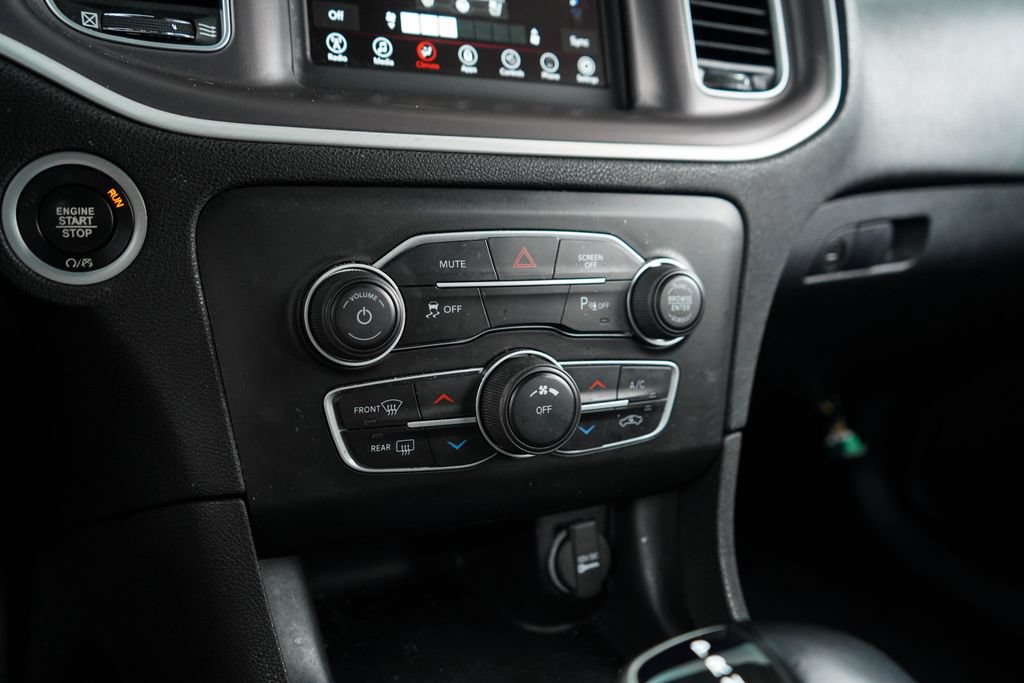 Used 2021 Dodge Charger SXT w/ Leather Interior Group RWD image 26