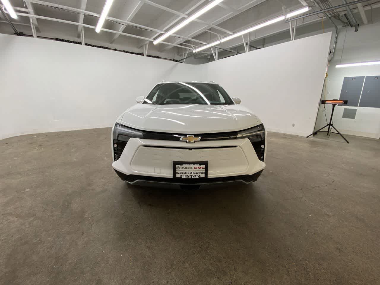 Used 2024 Chevrolet Blazer EV LT AWD/4WD image 9