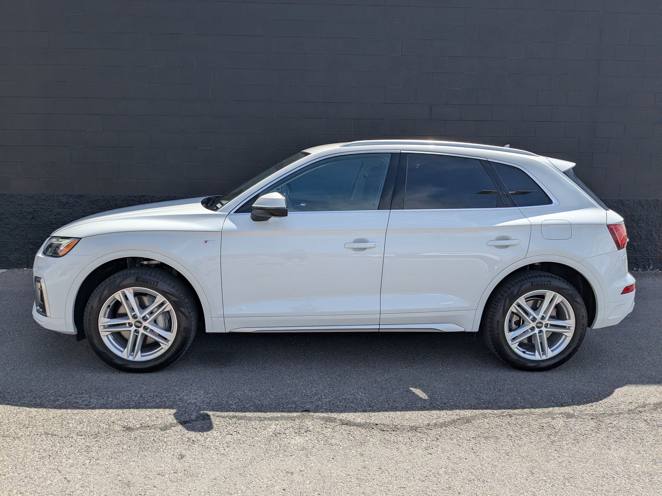 Certified 2024 Audi Q5 e Premium w/ Convenience Package AWD/4WD image 7