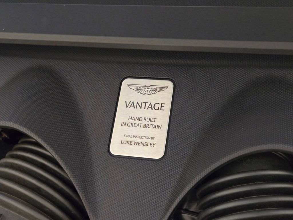 Used 2025 Aston Martin V8 Vantage Coupe image 28