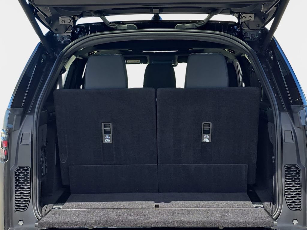 New 2026 Land Rover Discovery Limited Edition AWD/4WD image 15