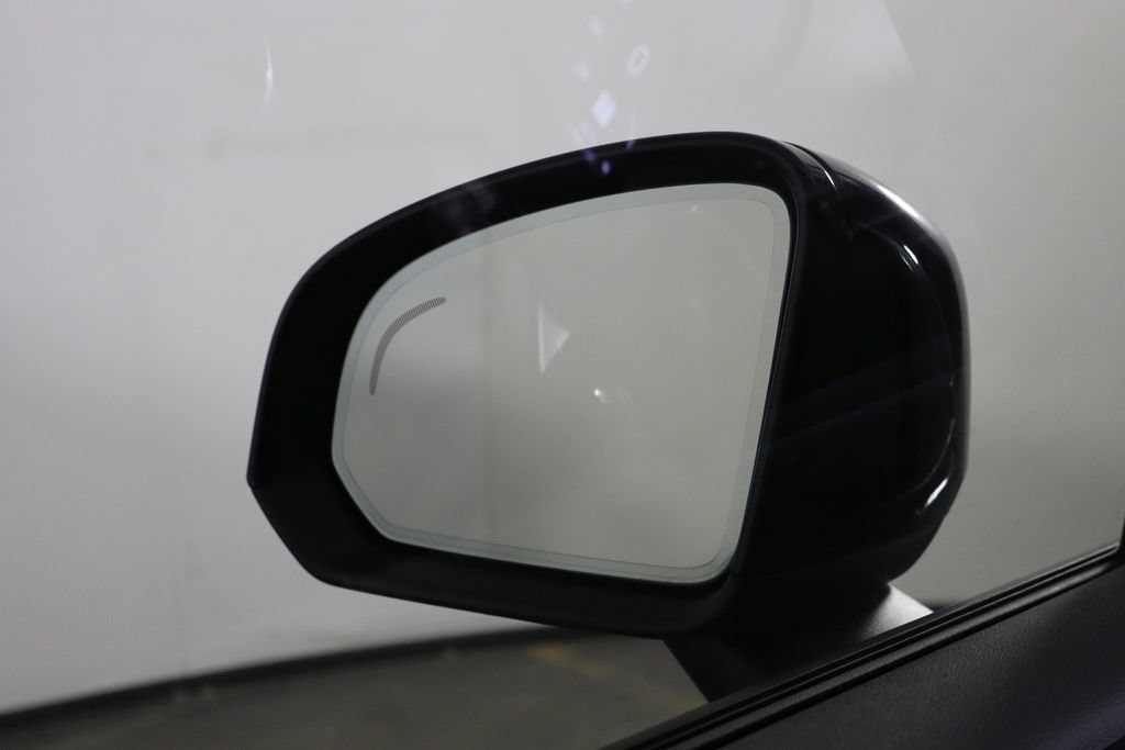 Used 2022 Volvo XC40 T5 Momentum AWD/4WD image 42
