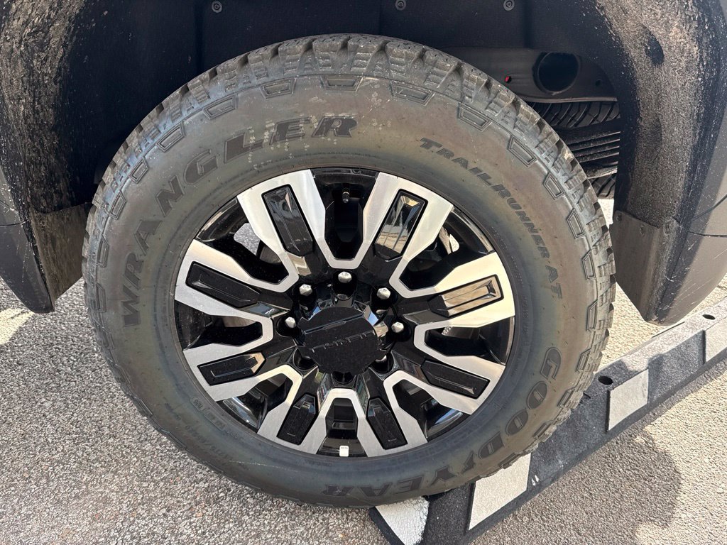 Certified 2026 GMC Sierra 2500 Denali Ultimate AWD/4WD image 8