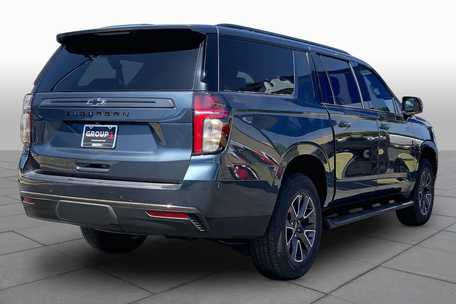 Used 2021 Chevrolet Suburban Z71 w/ Z71 Off-Road Package AWD/4WD image 13