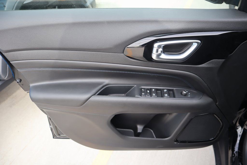 New 2026 Jeep Compass Latitude AWD/4WD image 15