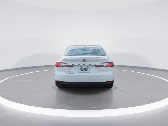 Used 2025 Toyota Camry SE FWD image 7