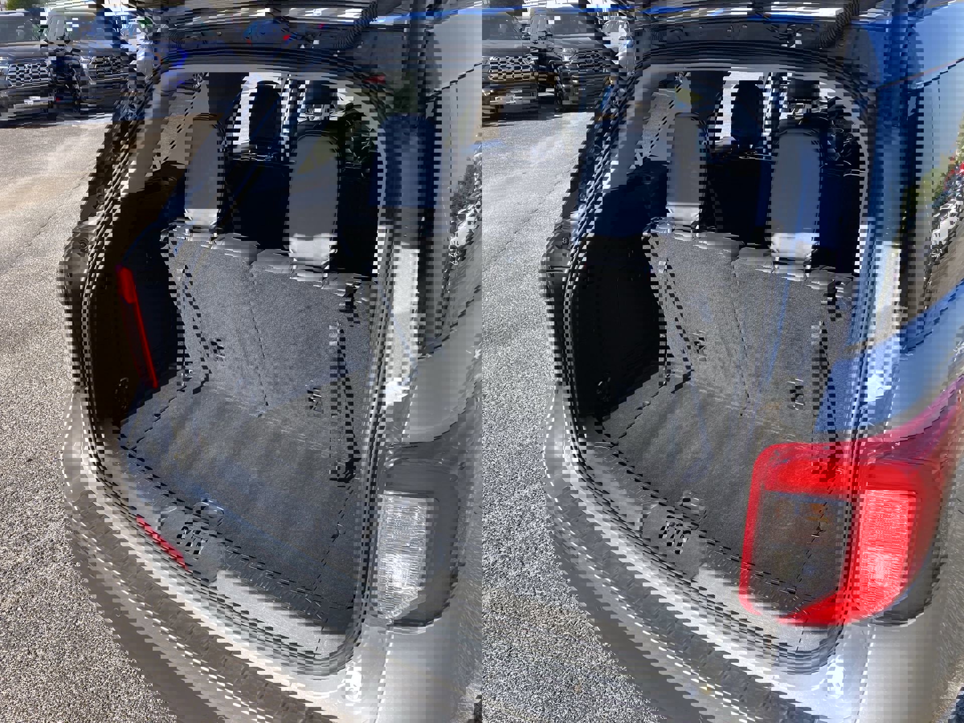 Used 2024 Ford Explorer XLT w/ Equipment Group 202A image 22