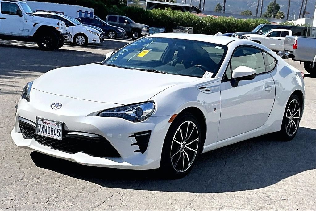 Used 2017 Toyota 86 RWD image 3