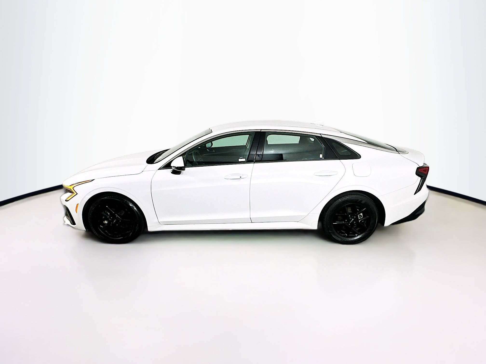 Used 2025 Kia K5 LXS image 4