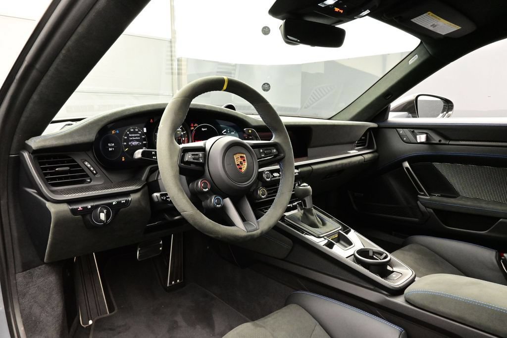 Certified 2025 Porsche 911 GT3 RS RWD image 4