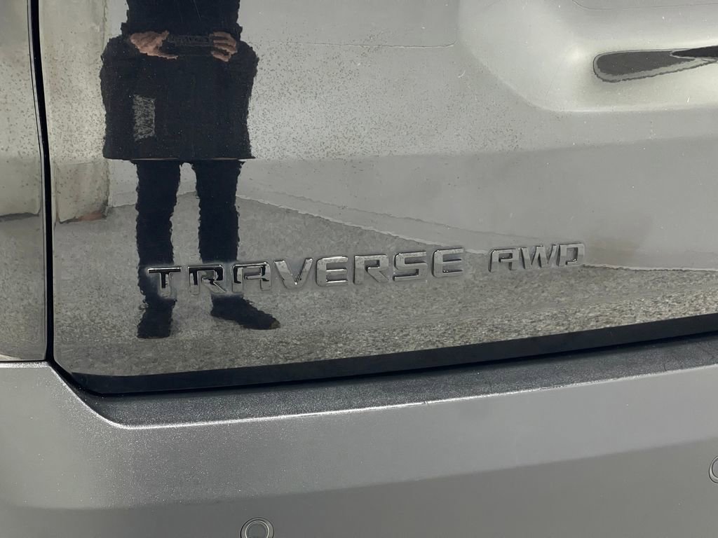 Used 2021 Chevrolet Traverse RS w/ LPO, 'HIT The Road' Package image 41